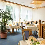 Victor's Residenz-hotel 4*
