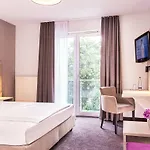 Victor's Residenz-hotel מלון 4*