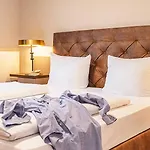 Hotel Victor's Residenz-hotel 4*