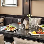 Victor's Residenz-hotel 4*