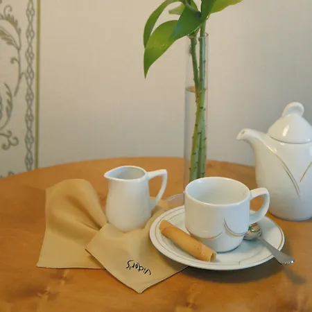 فيكورز ريزيدنز - هوتل جومرسباخ فندق 4*