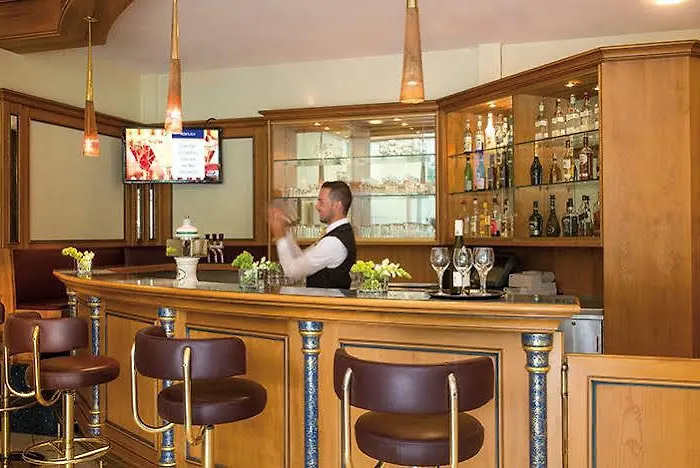 酒店 古默斯巴赫维克特住宅酒店 4*